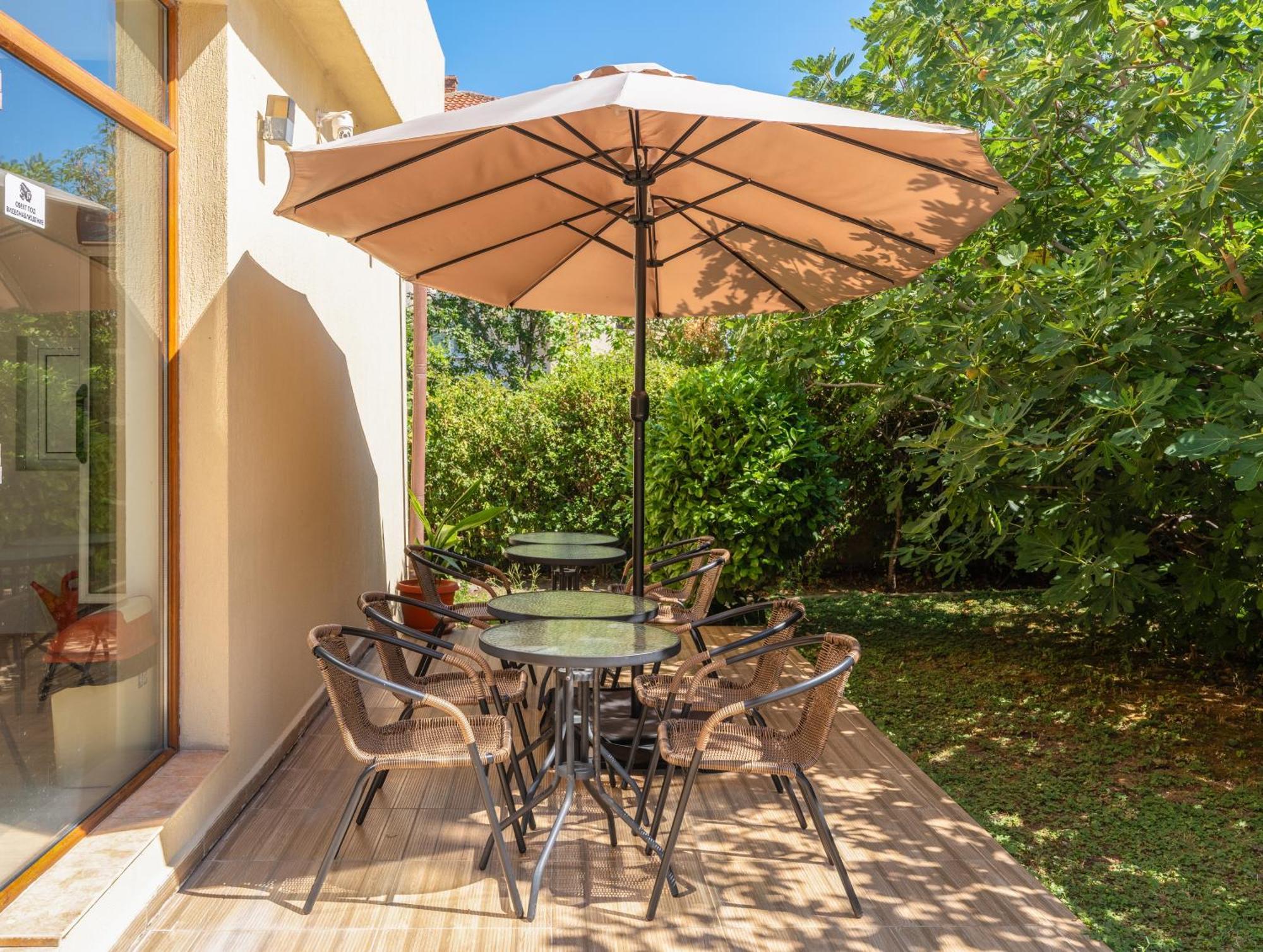 Hotel Milan Primorsko Zewnętrze zdjęcie