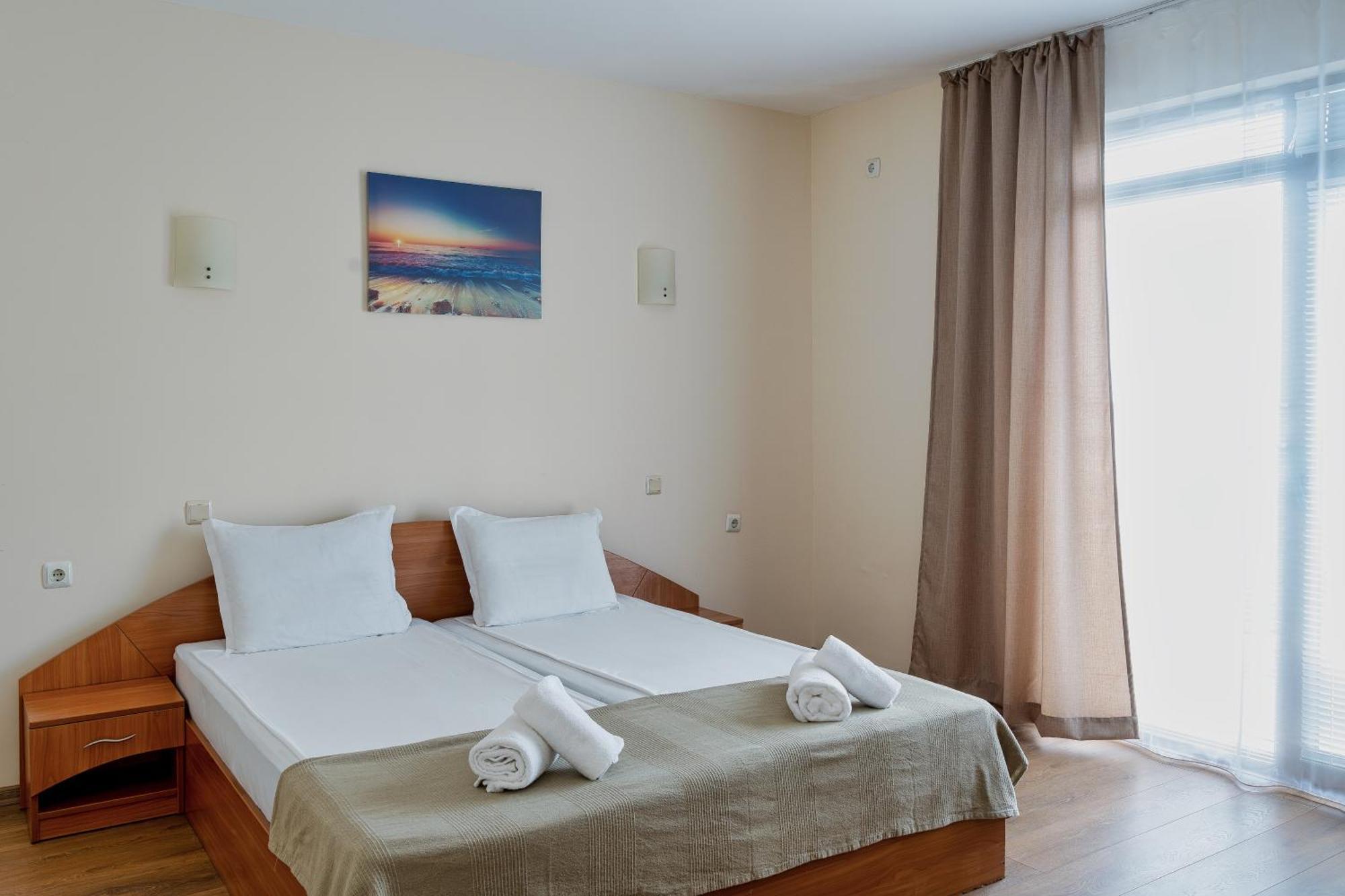 Hotel Milan Primorsko Zewnętrze zdjęcie