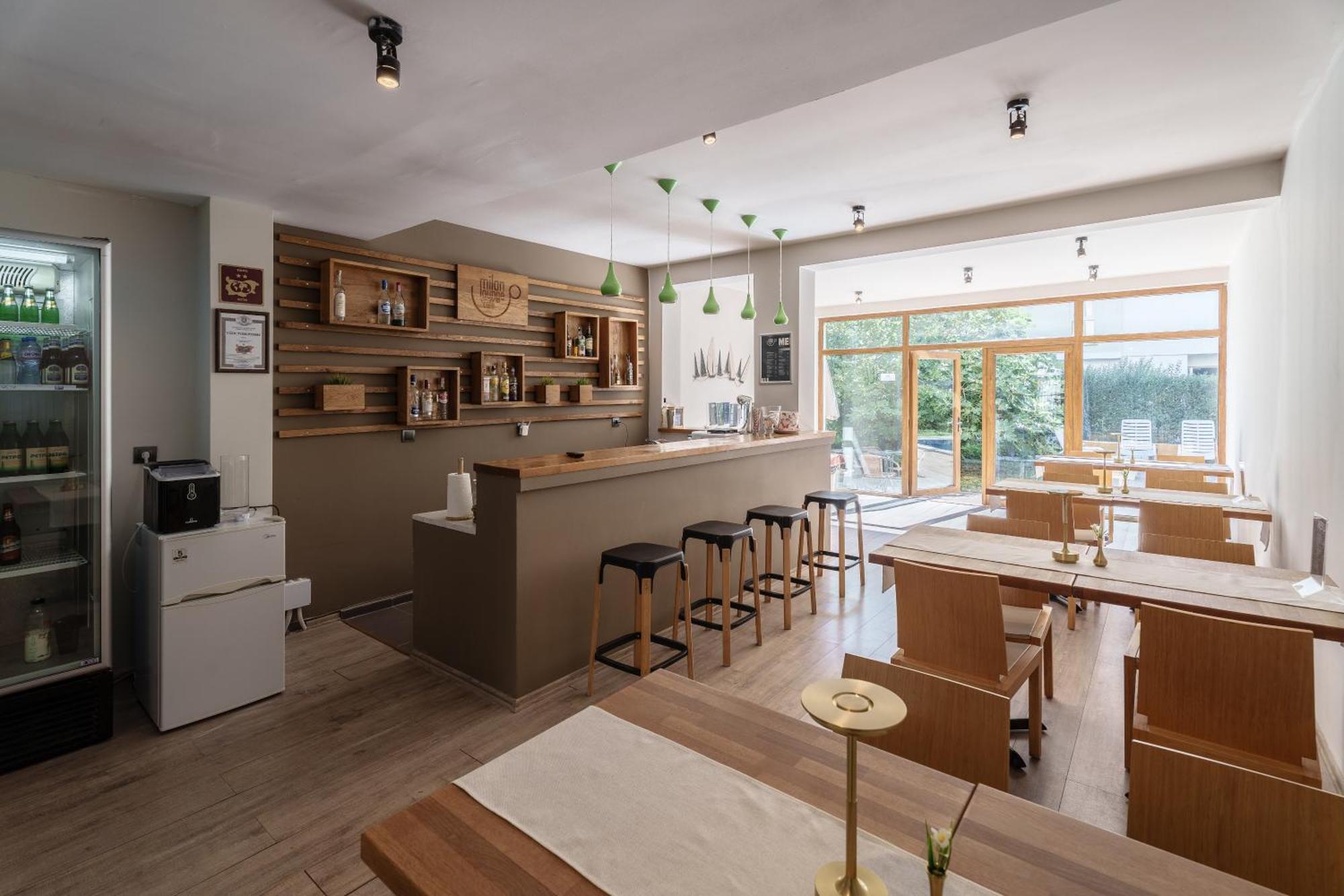 Hotel Milan Primorsko Zewnętrze zdjęcie