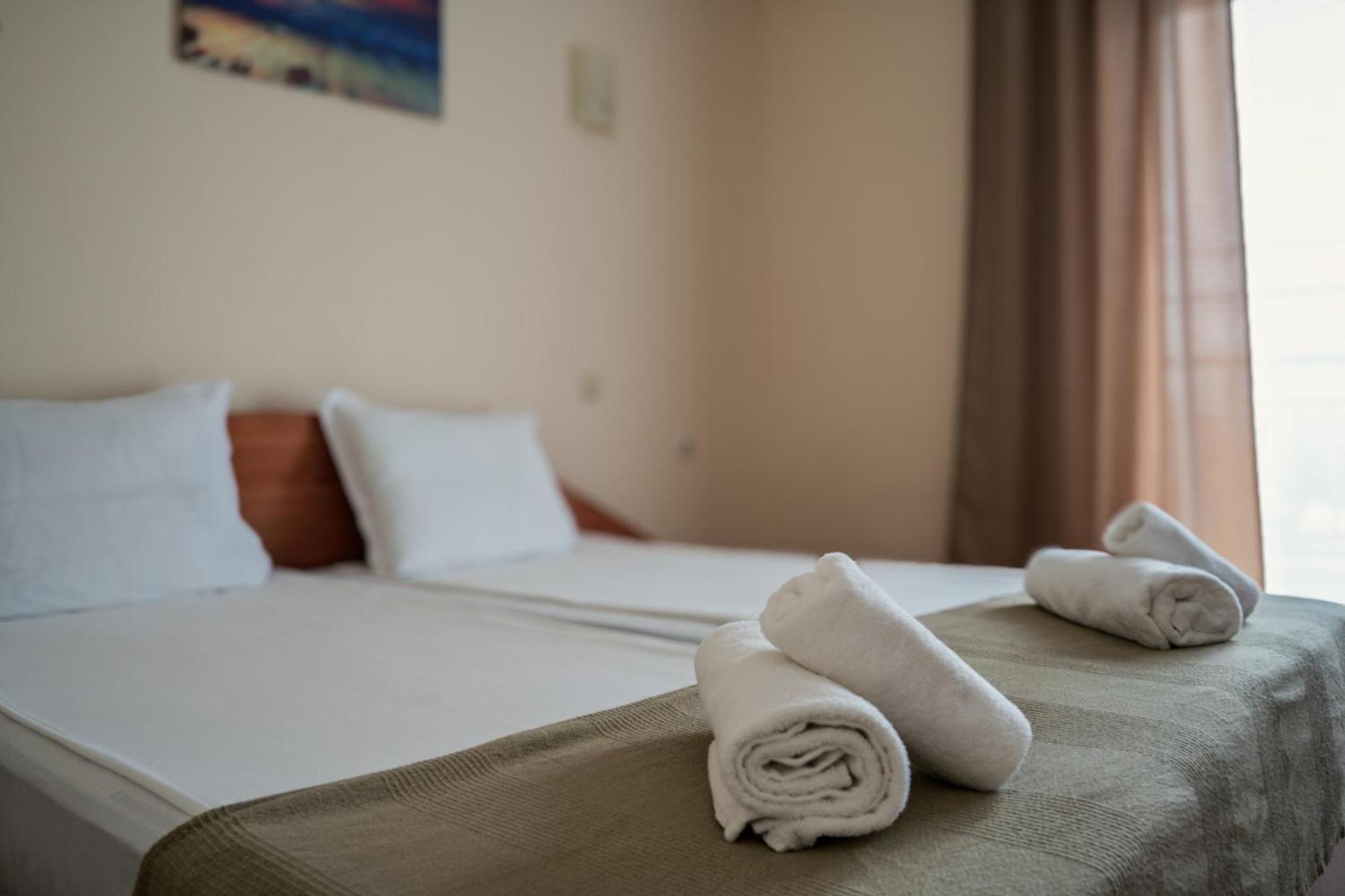 Hotel Milan Primorsko Zewnętrze zdjęcie