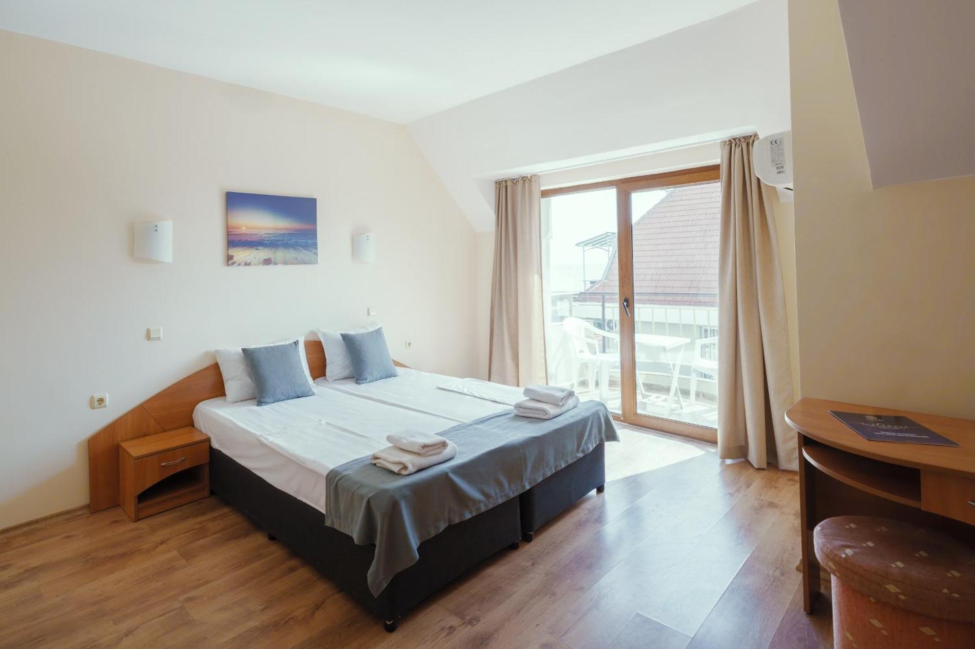 Hotel Milan Primorsko Zewnętrze zdjęcie