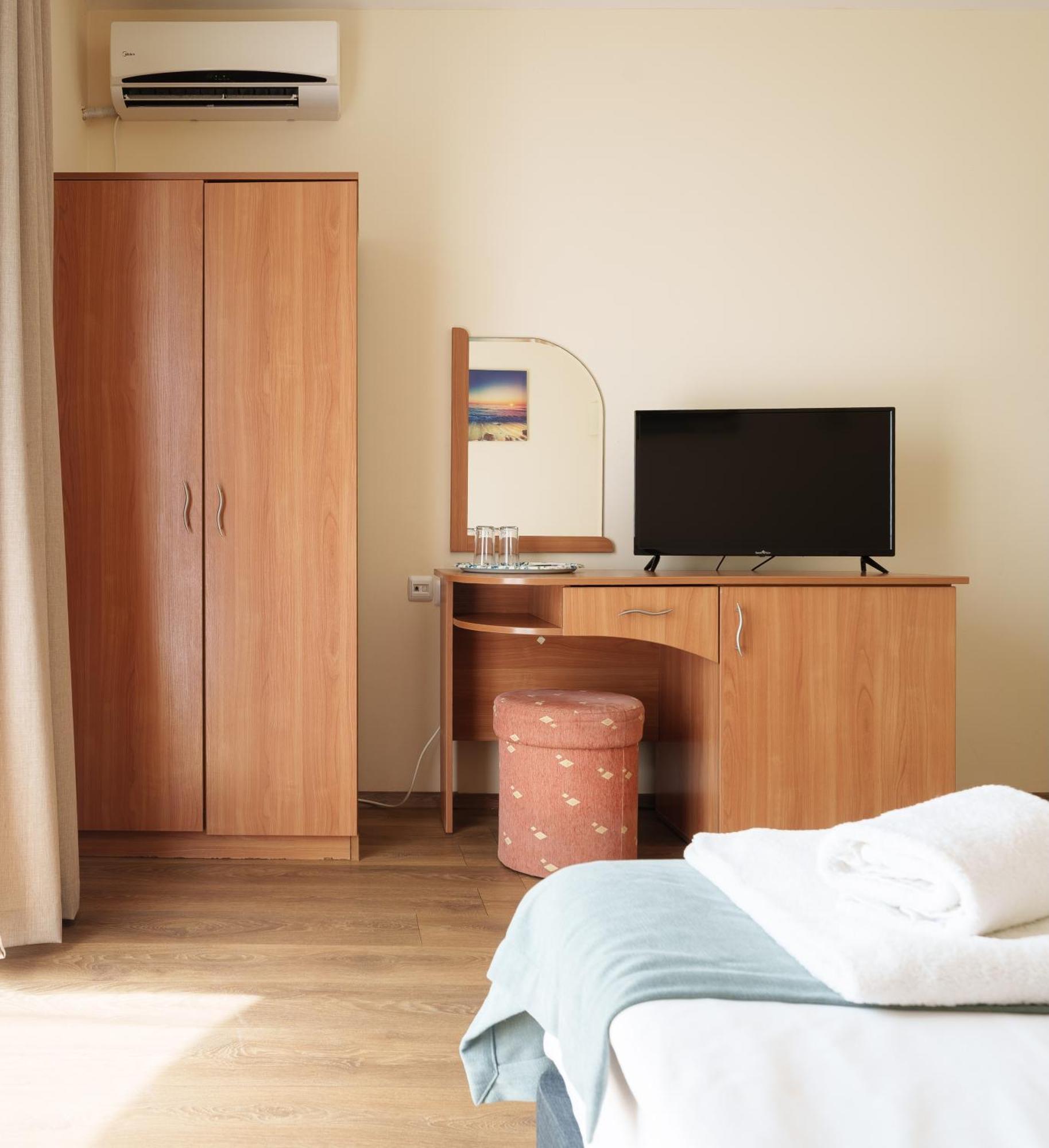 Hotel Milan Primorsko Zewnętrze zdjęcie