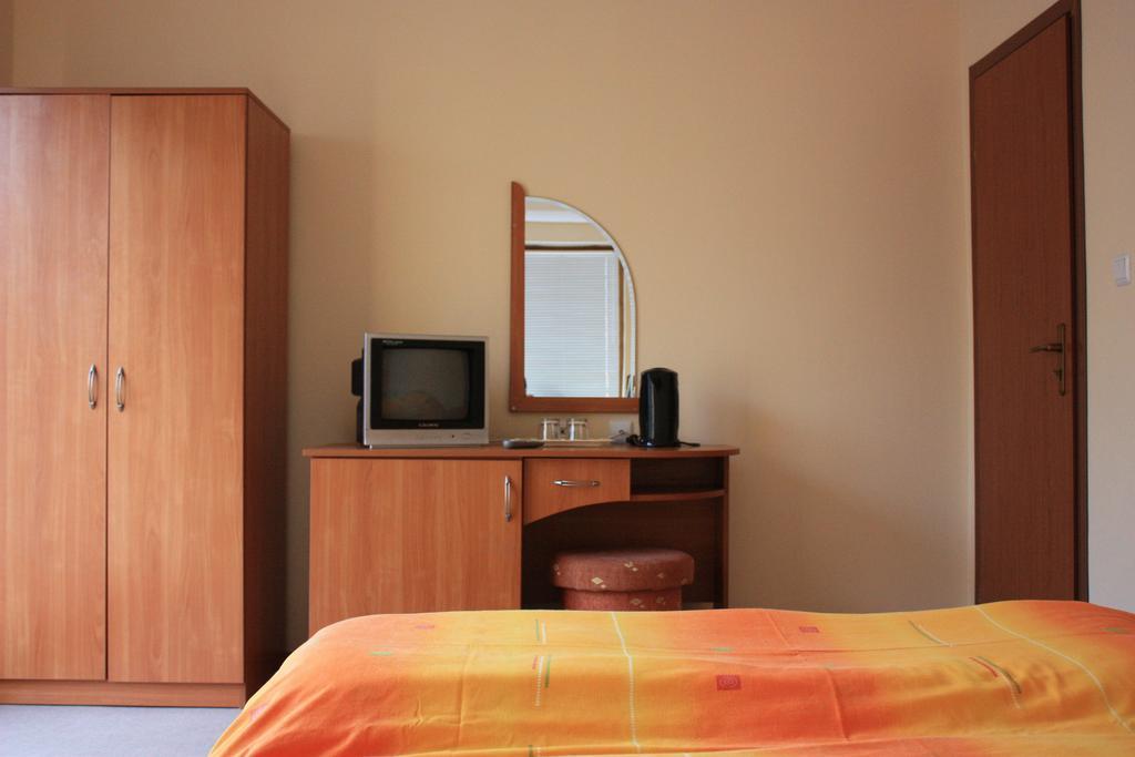 Hotel Milan Primorsko Zewnętrze zdjęcie