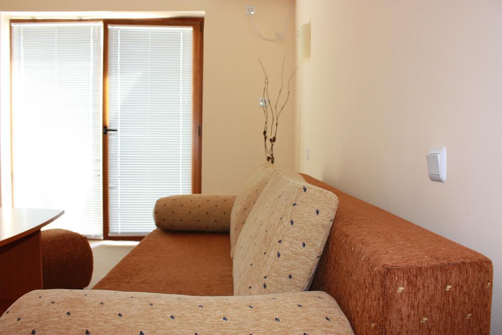 Hotel Milan Primorsko Zewnętrze zdjęcie