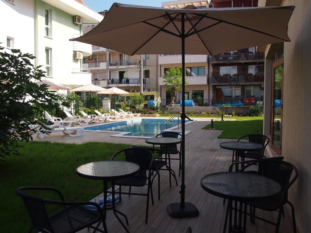 Hotel Milan Primorsko Zewnętrze zdjęcie