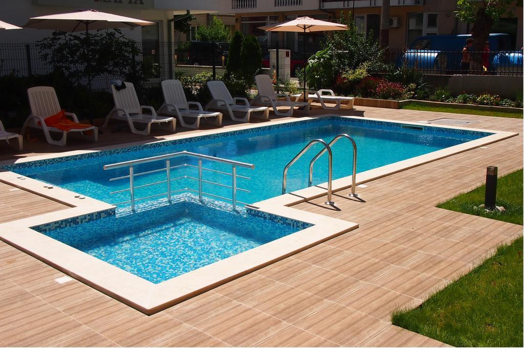 Hotel Milan Primorsko Zewnętrze zdjęcie