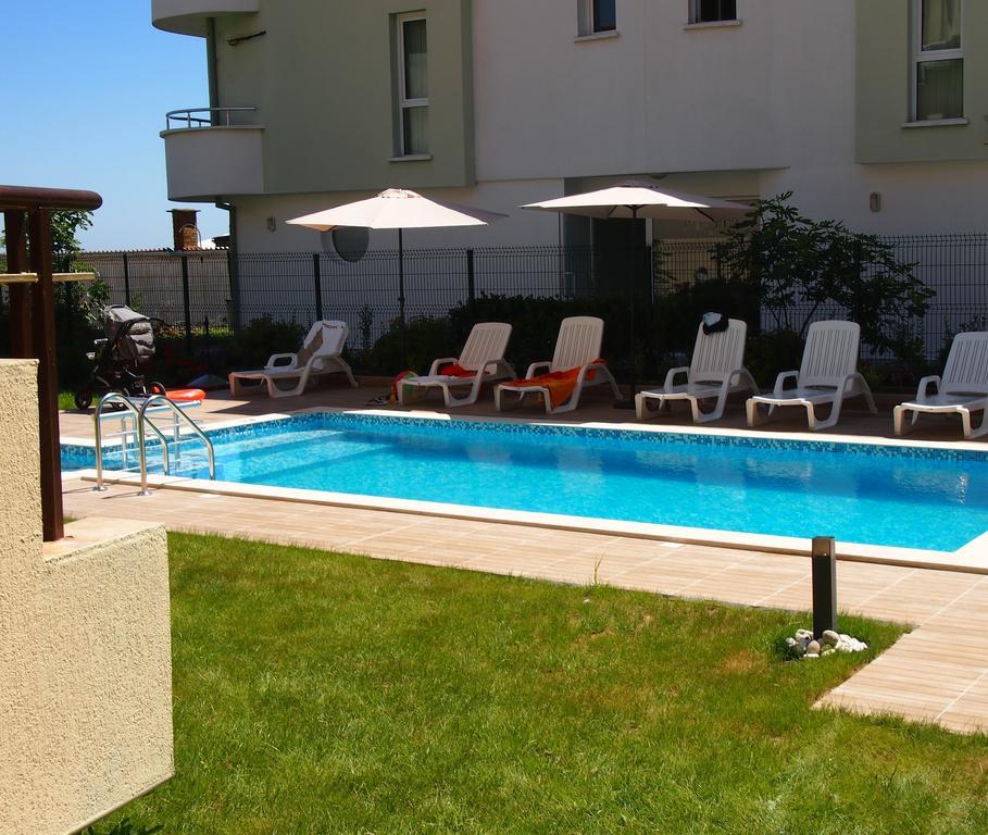Hotel Milan Primorsko Zewnętrze zdjęcie
