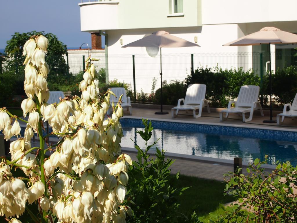 Hotel Milan Primorsko Zewnętrze zdjęcie