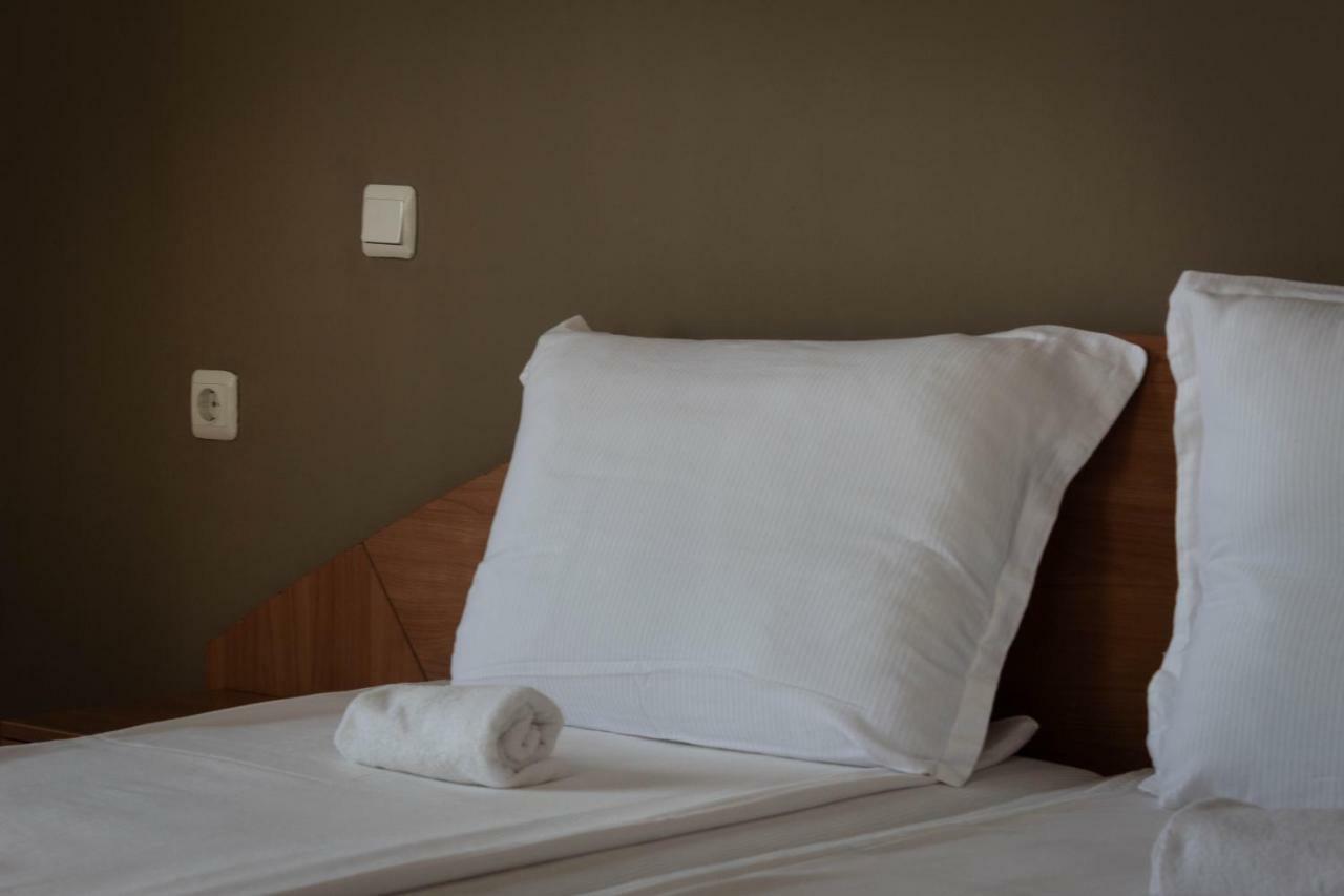 Hotel Milan Primorsko Zewnętrze zdjęcie