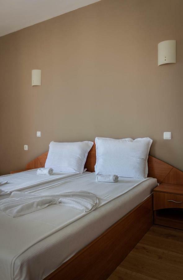Hotel Milan Primorsko Zewnętrze zdjęcie